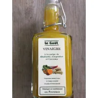 Vinaigre à la pulpe de Rhubarbe Gingembre Curcuma Vinaigre à la pulpe de Rhubarbe Gingembre Curcuma